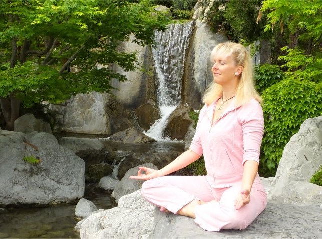 You are currently viewing Nouvel article d’Anette Shine: Les avantages du Yoga en extérieur