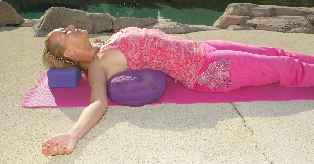 You are currently viewing New article by Anette Shine: 5 Yoga poses for breast cancer recovery